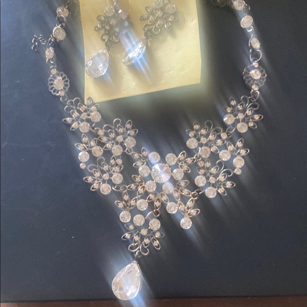 Elegant Silver Floral Jewelry Set